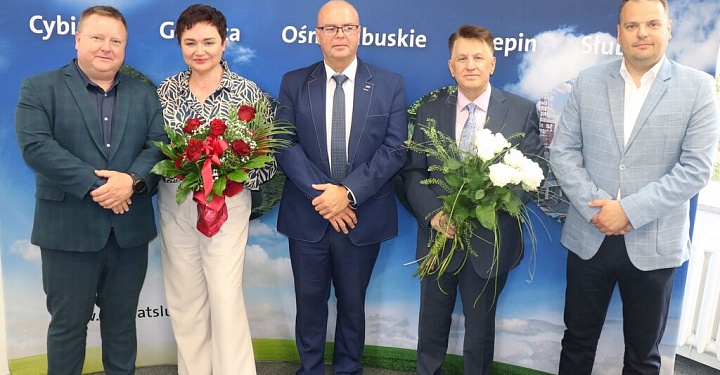 Starosta oraz zarząd powiatu z wotum zaufania i absolutorium